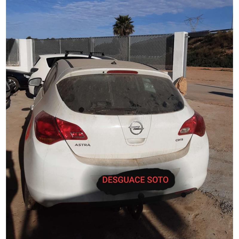 Luna Trasera Opel Astra J de 2012 diesel