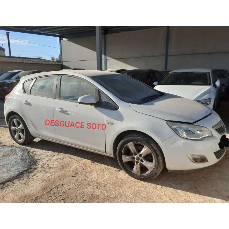 Puerta Tra. Der. Opel Astra J de 2012 diesel (sin accesorios)