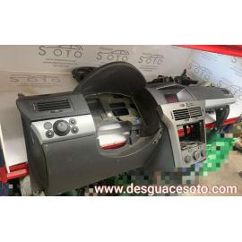 Salpicadero Opel Astra H año 2005